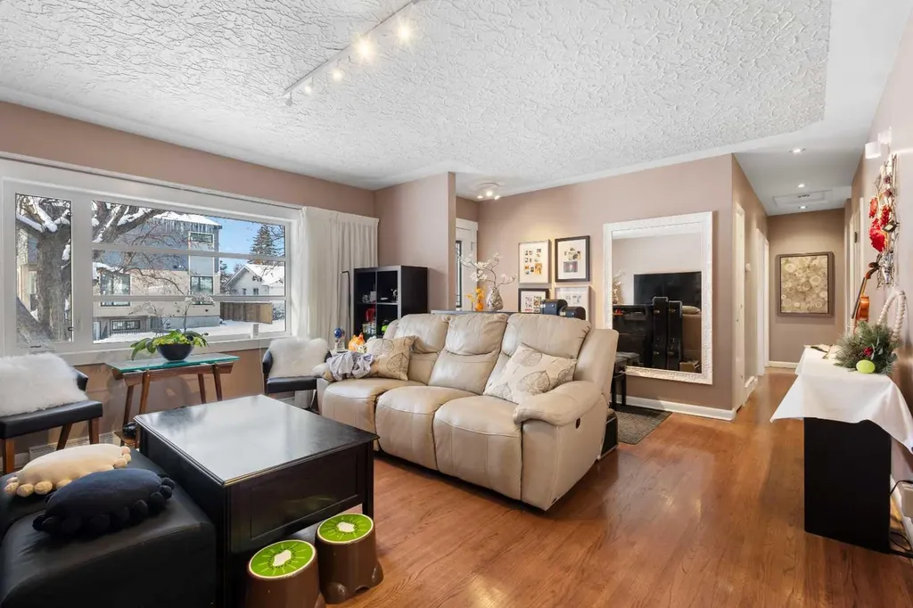2812-2816 24 Street NW Calgary AB T2M 3Z3