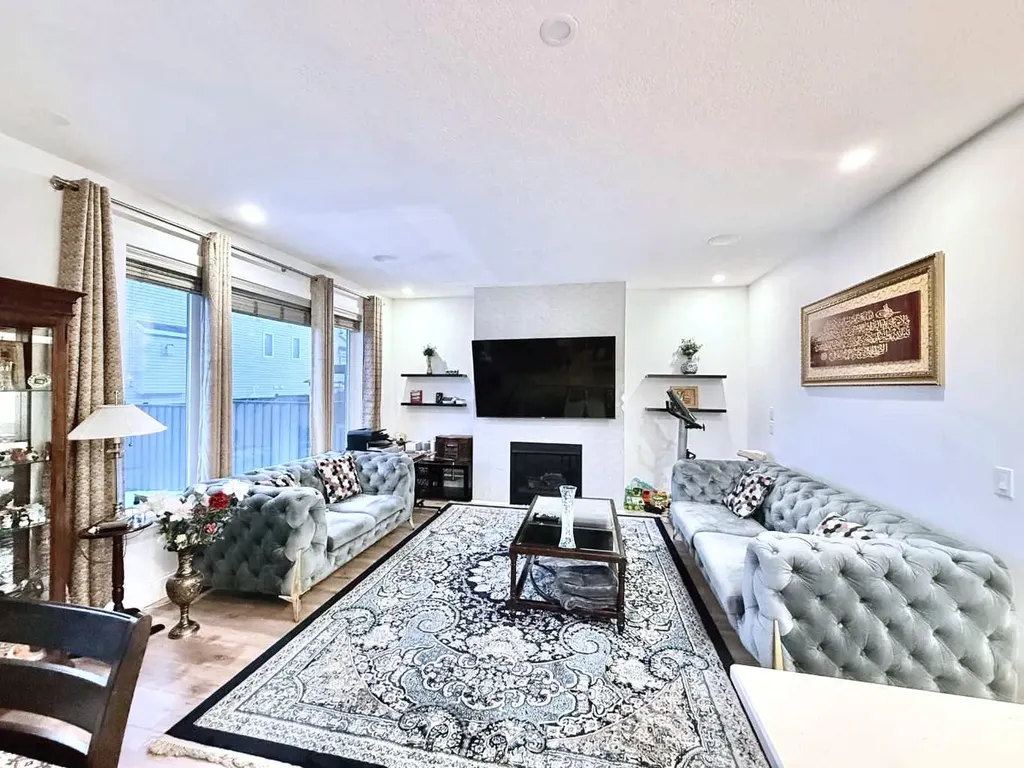 148 Carrington Circle NW Calgary AB T3P 0Y6