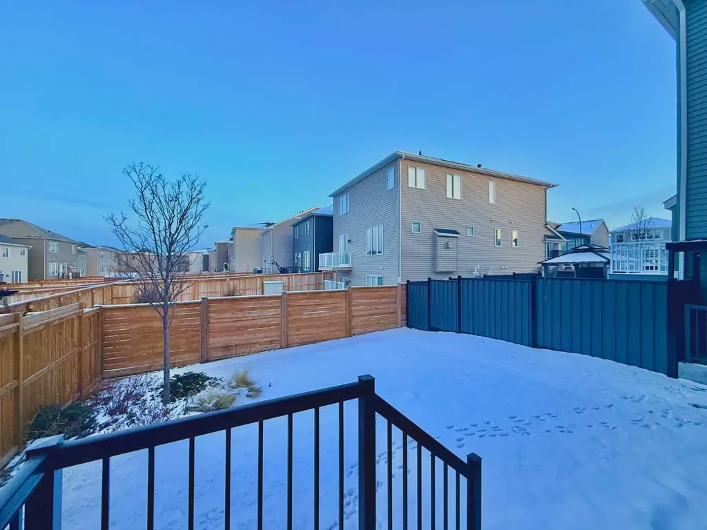 148 Carrington Circle NW Calgary AB T3P 0Y6