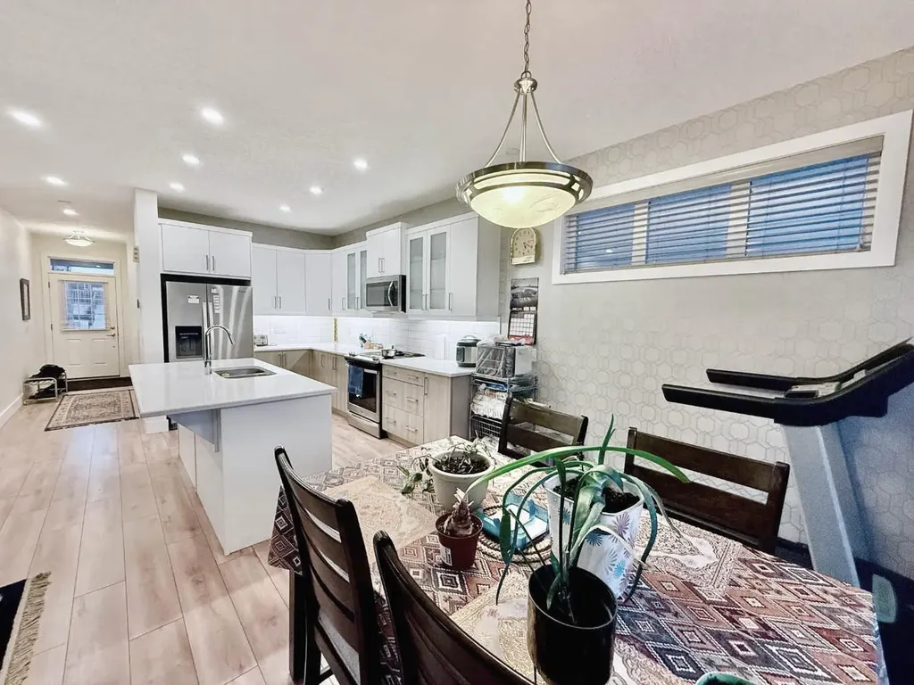 148 Carrington Circle NW Calgary AB T3P 0Y6