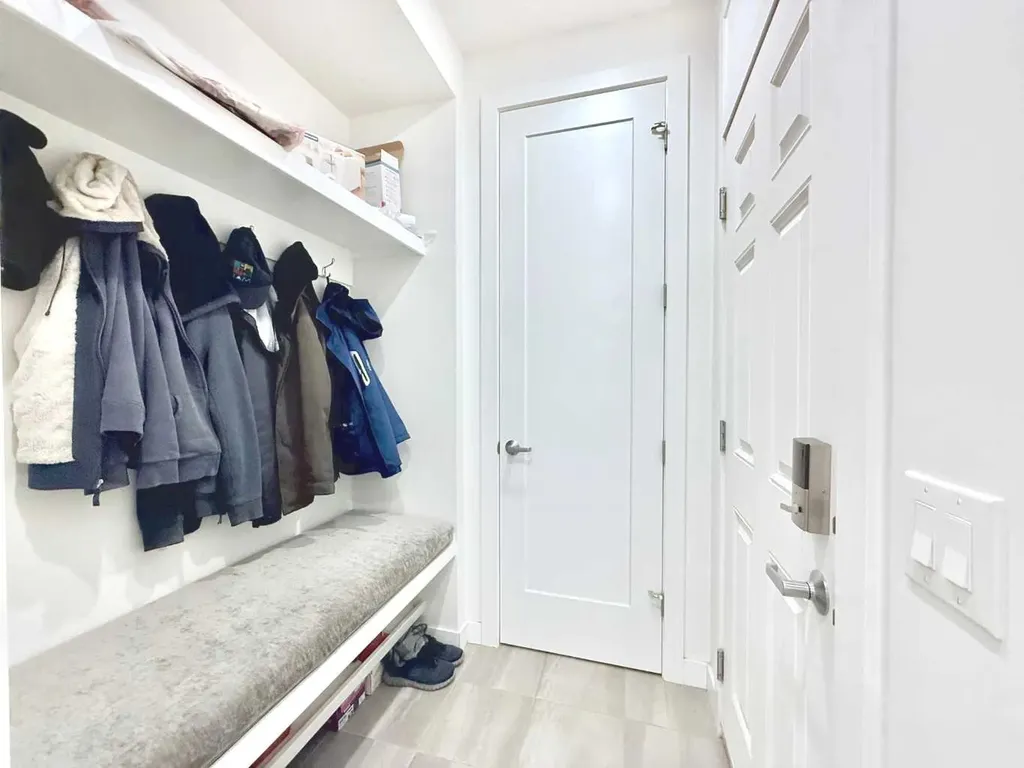 148 Carrington Circle NW Calgary AB T3P 0Y6