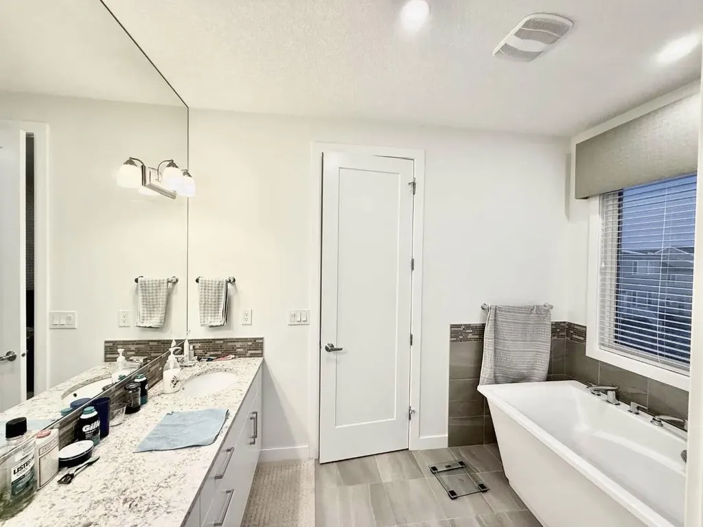 148 Carrington Circle NW Calgary AB T3P 0Y6