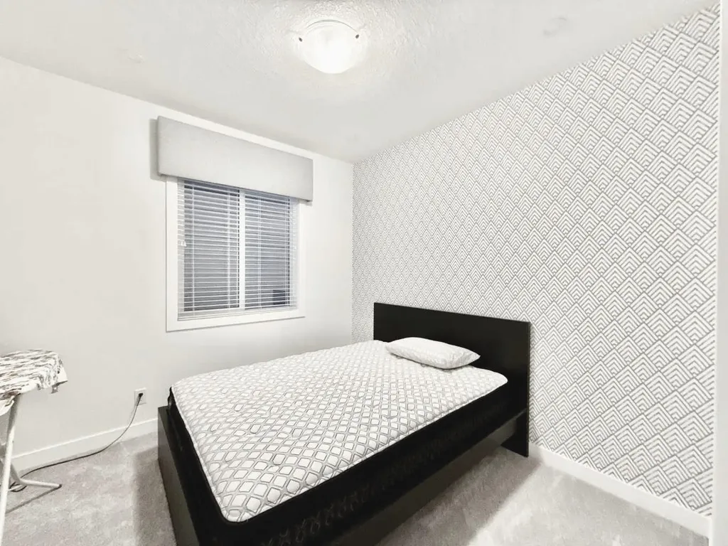 148 Carrington Circle NW Calgary AB T3P 0Y6