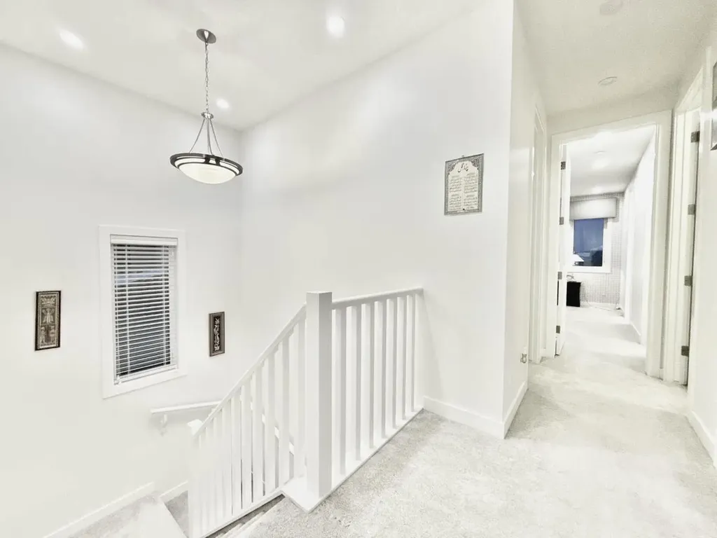 148 Carrington Circle NW Calgary AB T3P 0Y6