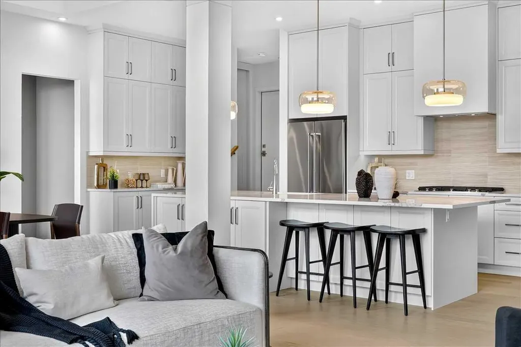 140 Marina Cove SE Calgary AB T3M 3P4