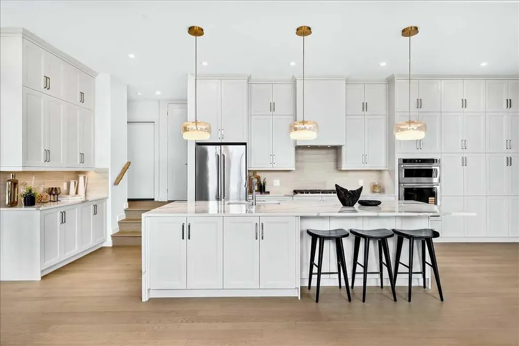 140 Marina Cove SE Calgary AB T3M 3P4
