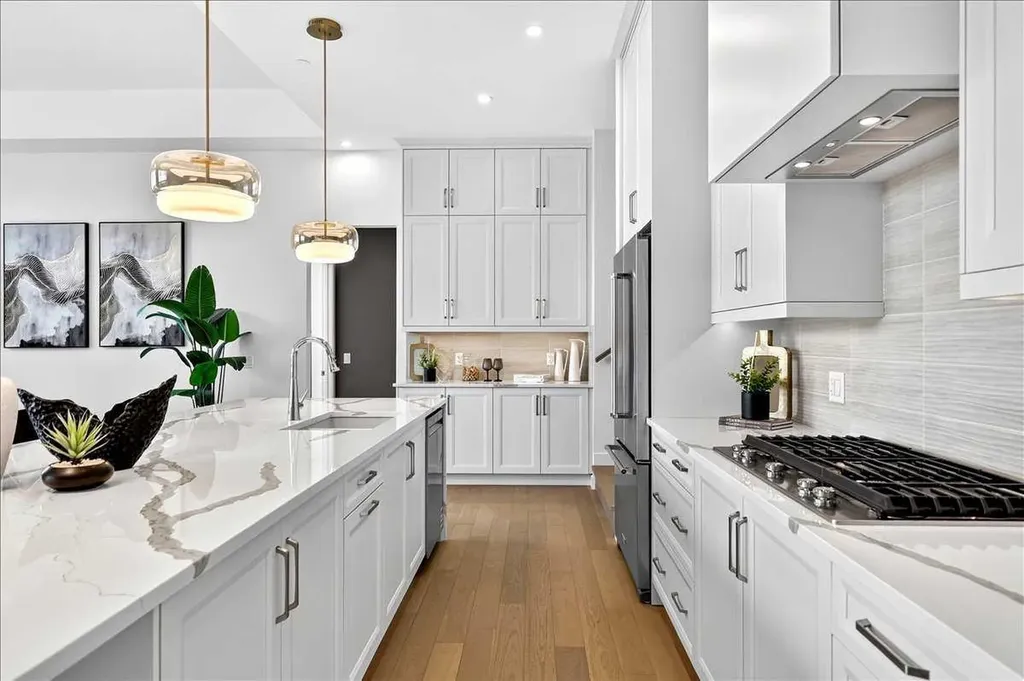 140 Marina Cove SE Calgary AB T3M 3P4