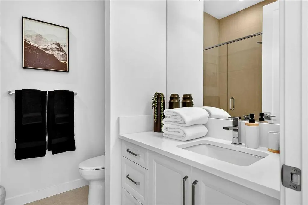 140 Marina Cove SE Calgary AB T3M 3P4