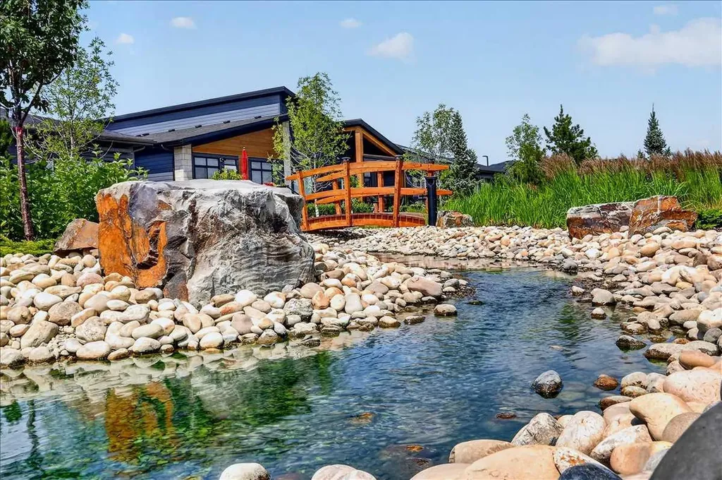 140 Marina Cove SE Calgary AB T3M 3P4