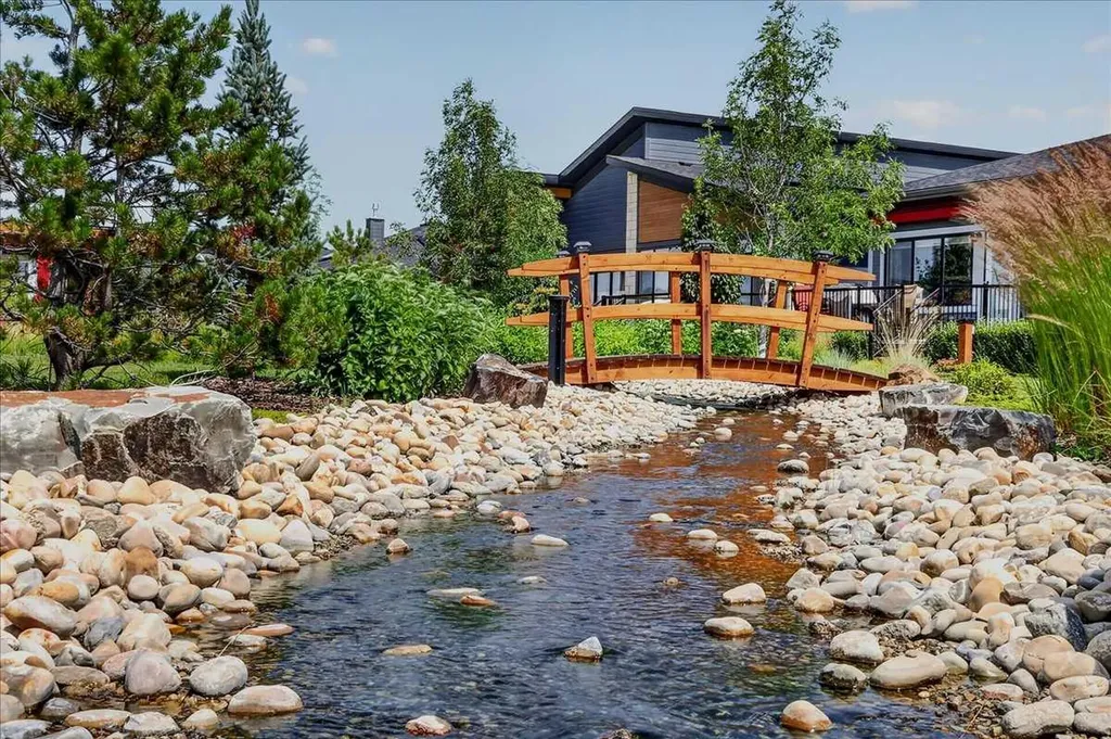 140 Marina Cove SE Calgary AB T3M 3P4