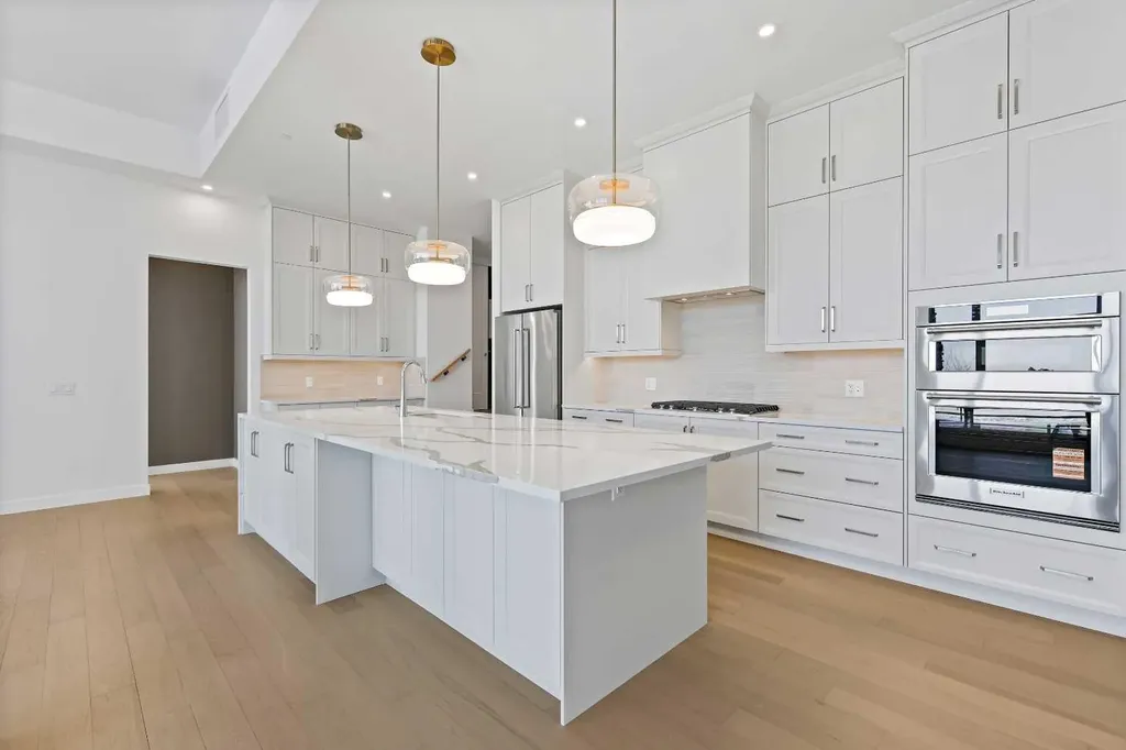 140 Marina Cove SE Calgary AB T3M 3P4