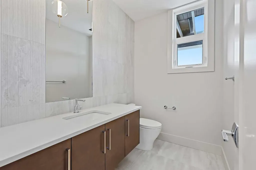 140 Marina Cove SE Calgary AB T3M 3P4