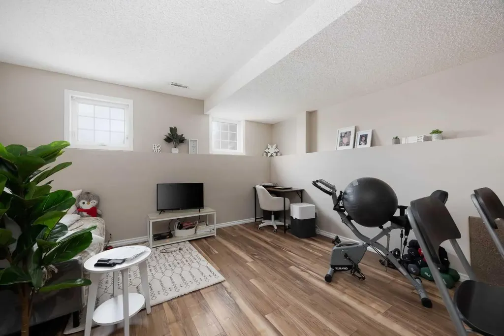 145 Laurier Road Fort Mcmurray AB T9K 2L4