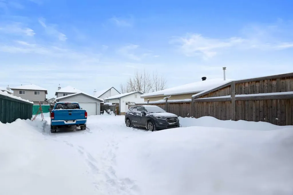 145 Laurier Road Fort Mcmurray AB T9K 2L4