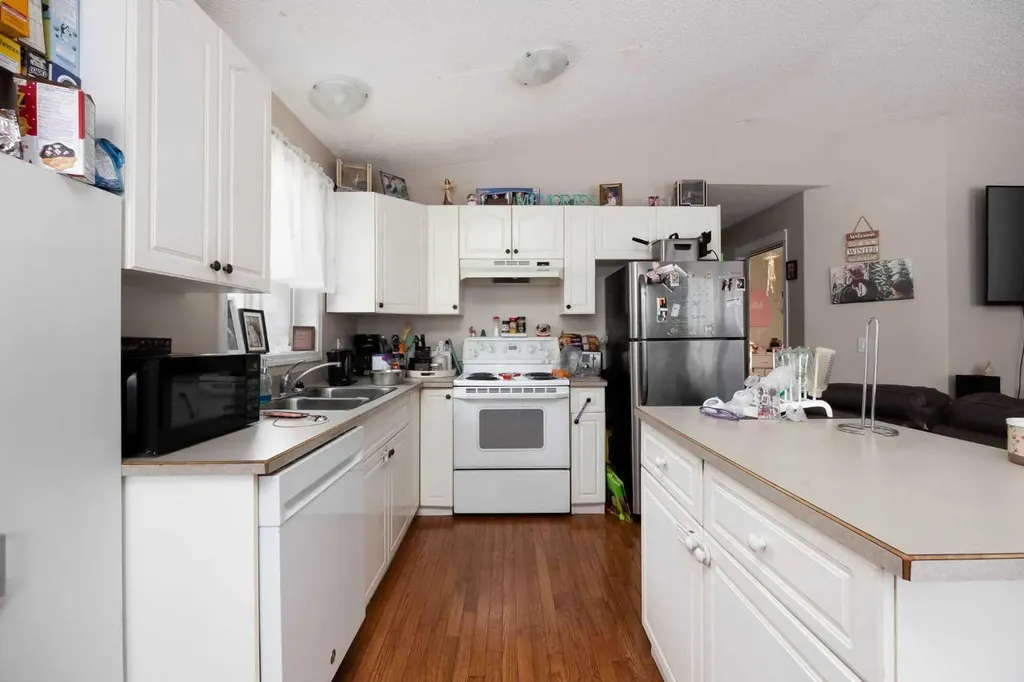 145 Laurier Road Fort Mcmurray AB T9K 2L4