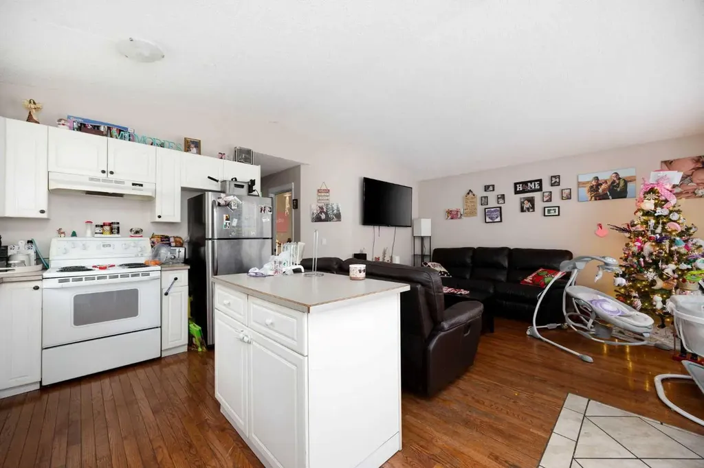 145 Laurier Road Fort Mcmurray AB T9K 2L4