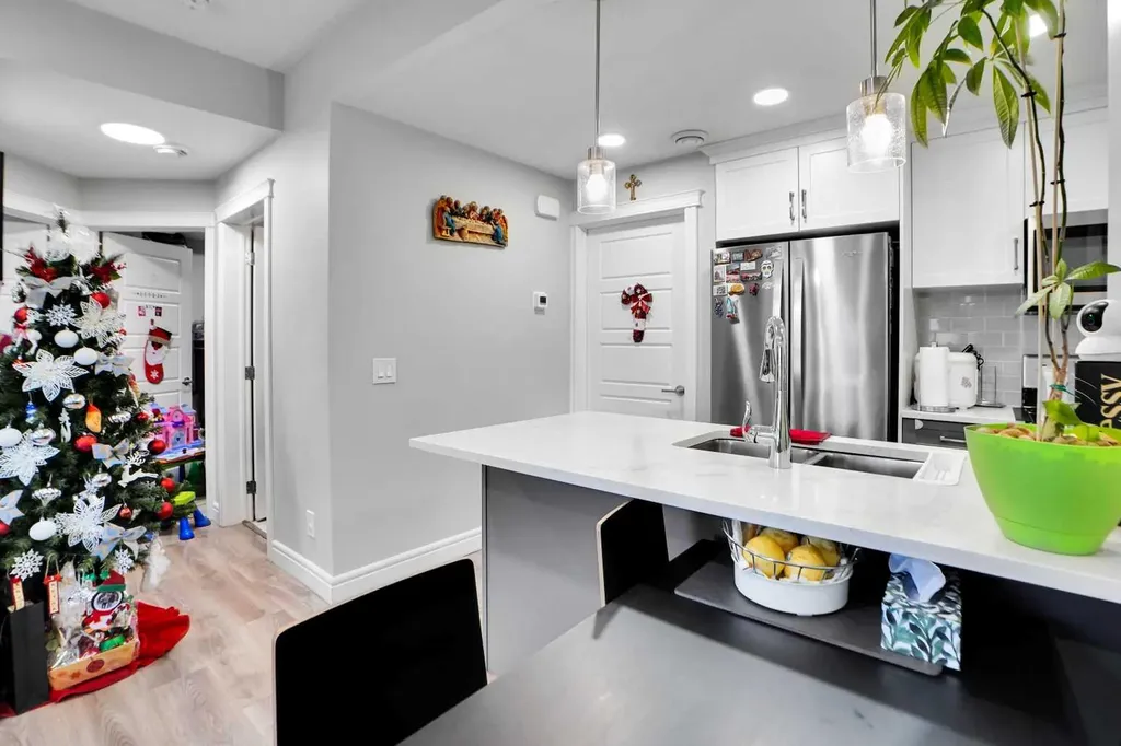 28 Savanna Passage NE Calgary AB T3J 0Y2