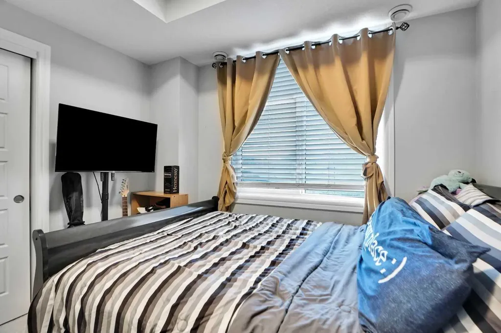 28 Savanna Passage NE Calgary AB T3J 0Y2