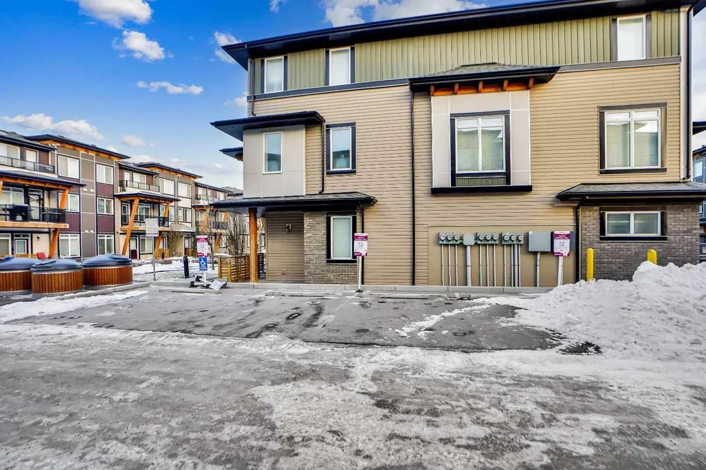 28 Savanna Passage NE Calgary AB T3J 0Y2