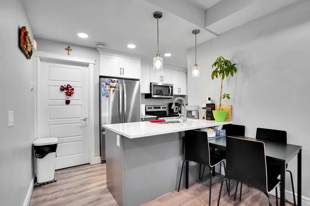 28 Savanna Passage NE Calgary AB T3J 0Y2