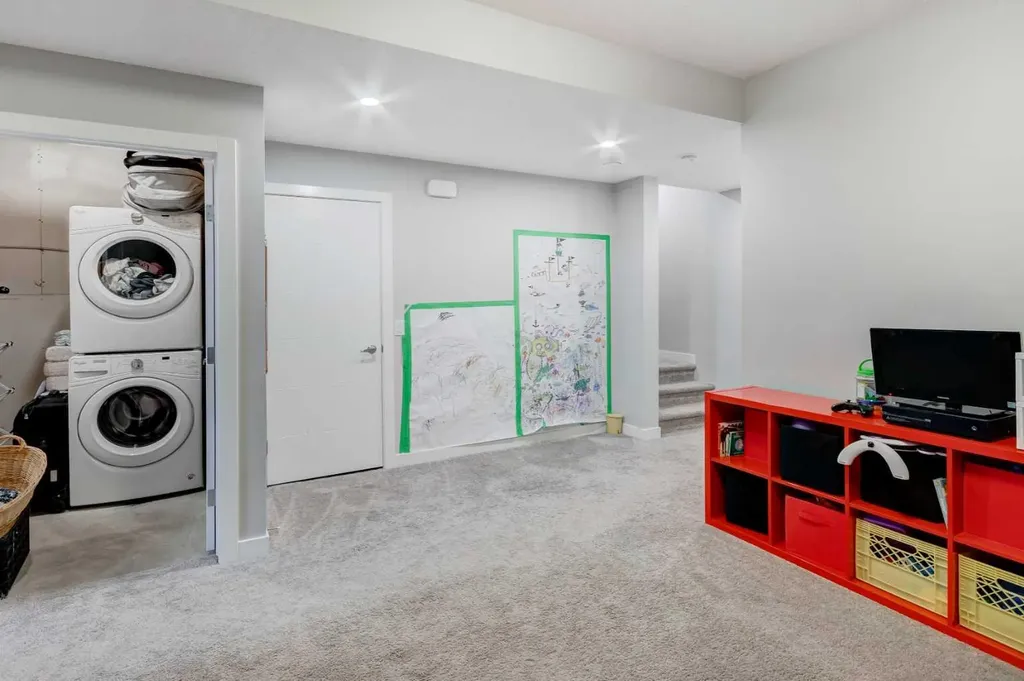 105 Redstone Crescent NE Calgary AB T3N1M4