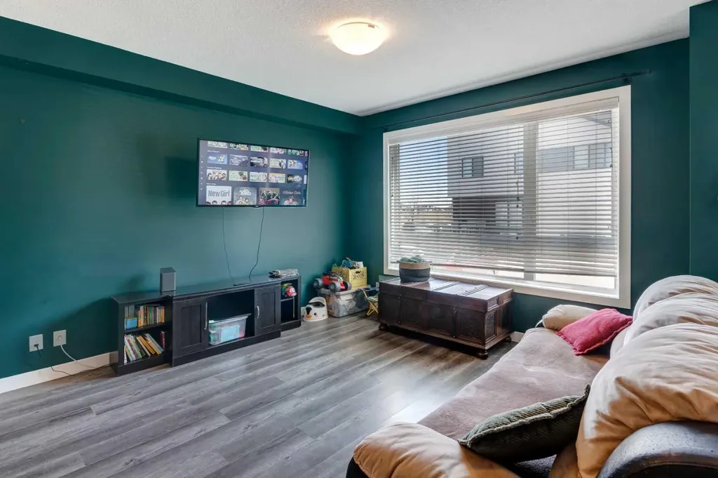 105 Redstone Crescent NE Calgary AB T3N1M4