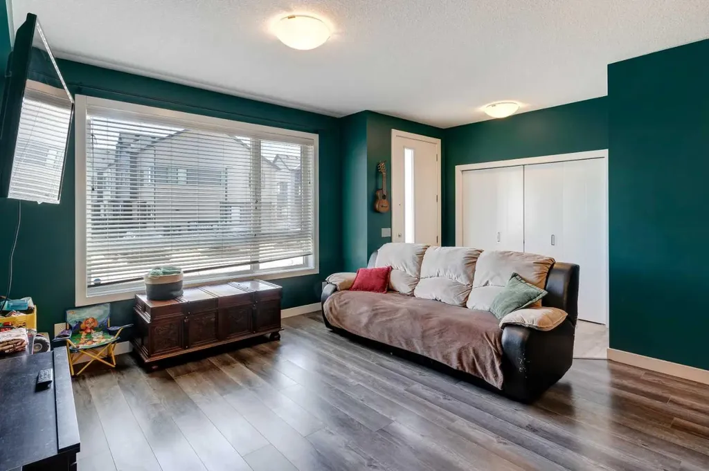 105 Redstone Crescent NE Calgary AB T3N1M4