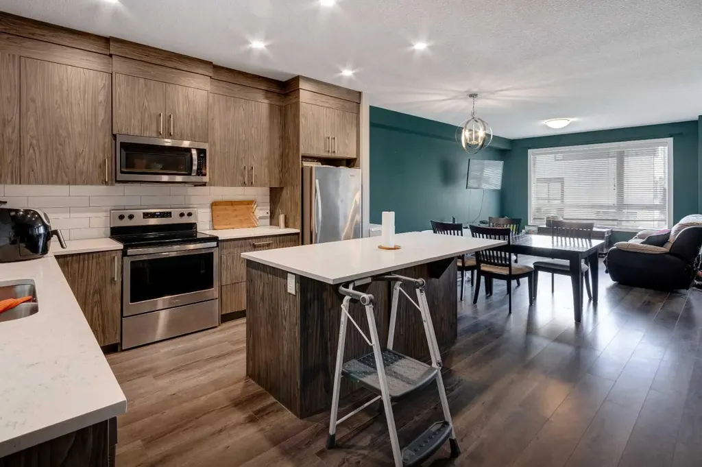 105 Redstone Crescent NE Calgary AB T3N1M4
