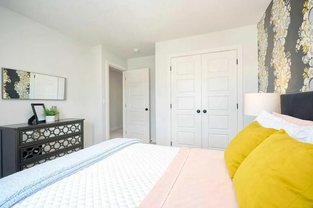103 Wolf Creek Rise SE Calgary AB T2X4Z2