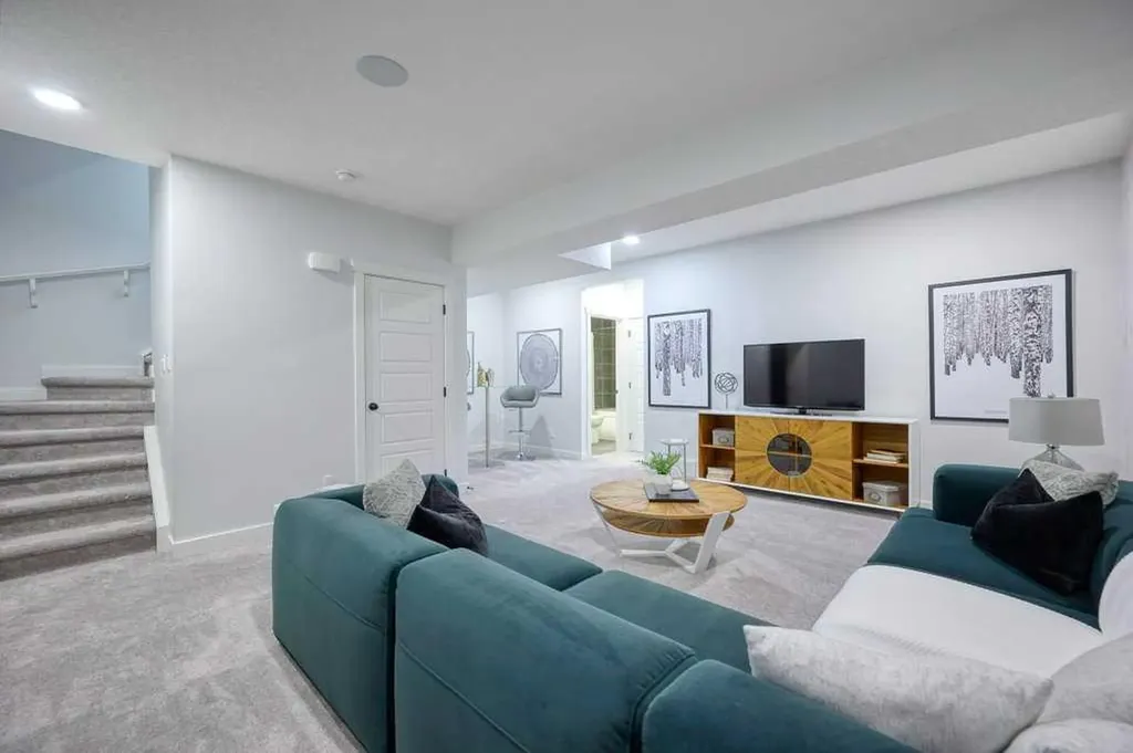 103 Wolf Creek Rise SE Calgary AB T2X4Z2
