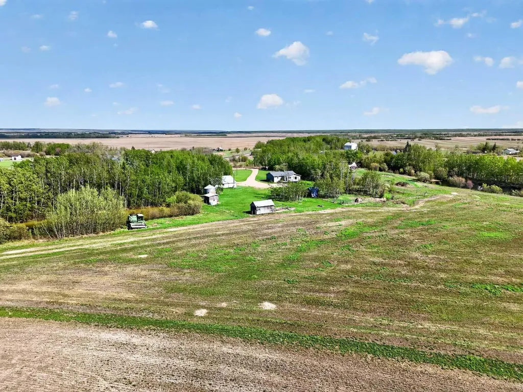 81044 Range Road 201 Rural Northern Sunrise County AB T0H2R0