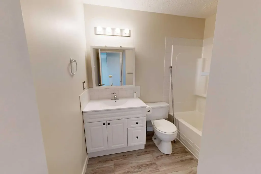 4714A 49 Street Stettler AB T0C 2L2