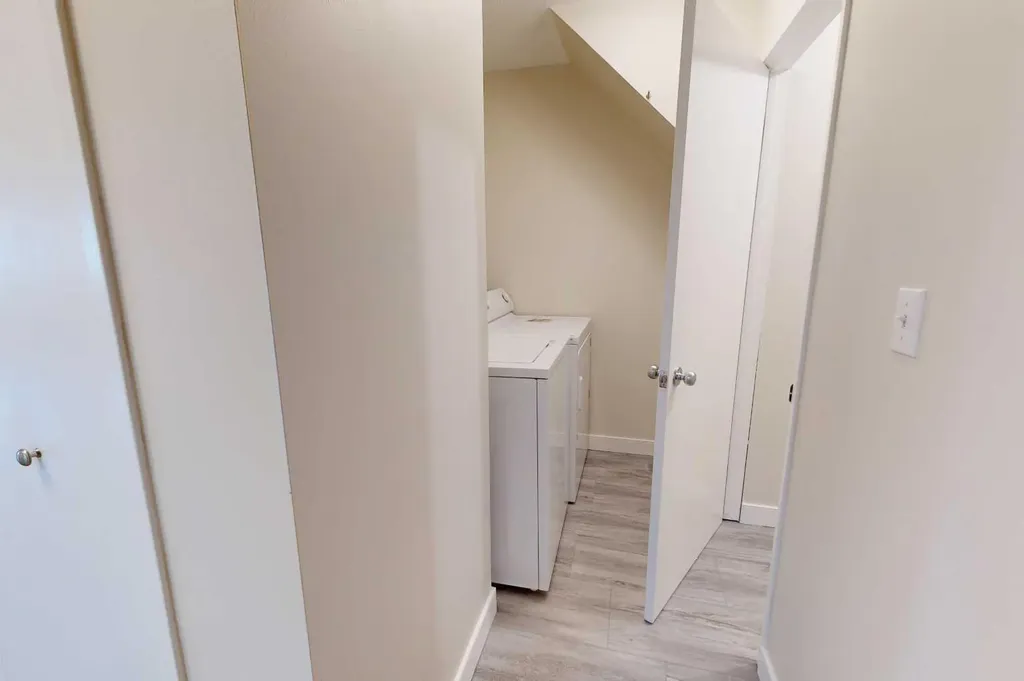 4714A 49 Street Stettler AB T0C 2L2