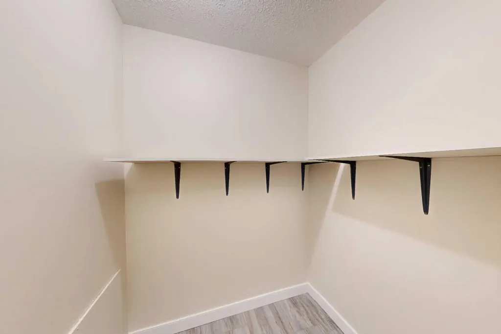 4714A 49 Street Stettler AB T0C 2L2