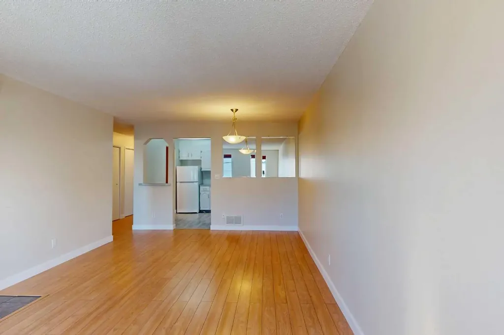4714A 49 Street Stettler AB T0C 2L2