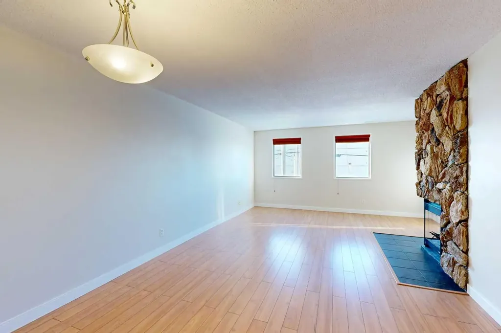 4714A 49 Street Stettler AB T0C 2L2