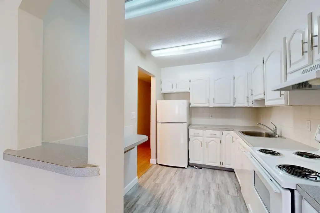4714A 49 Street Stettler AB T0C 2L2