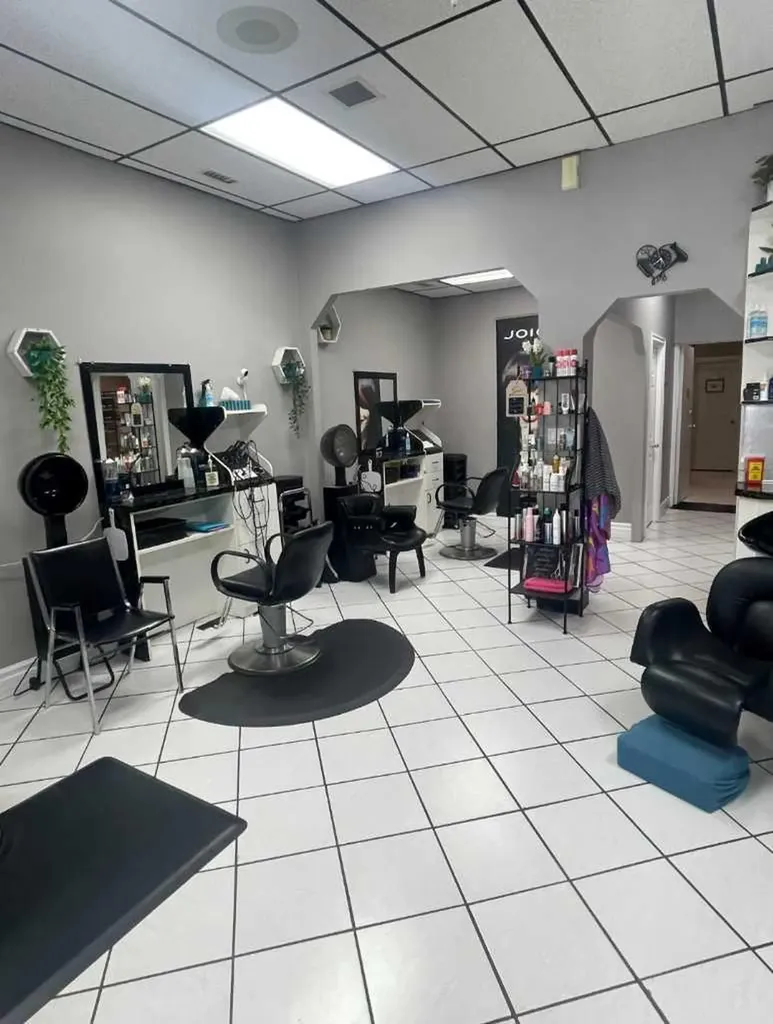 4817 50 Street Mayerthorpe AB T0E 1N0