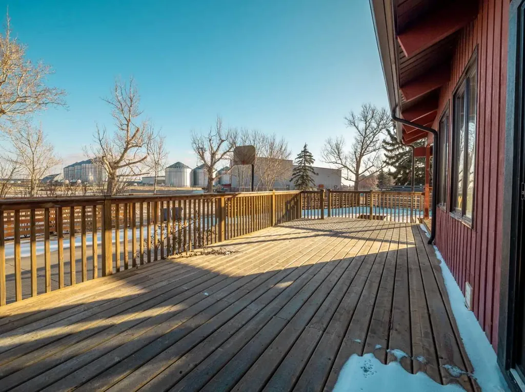 101 3 Street S Picture Butte AB T0K 1V0
