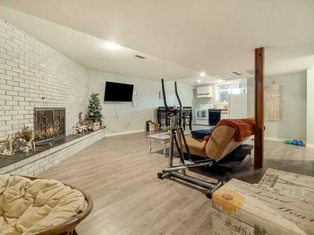 101 3 Street S Picture Butte AB T0K 1V0
