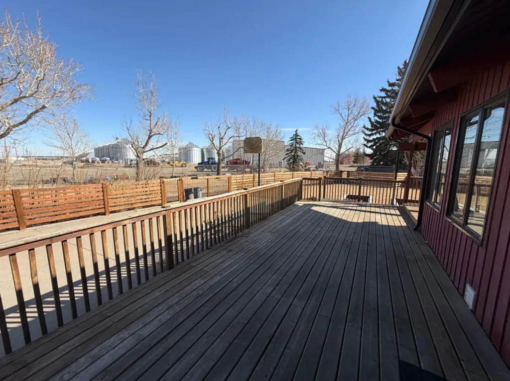 101 3 Street S Picture Butte AB T0K 1V0