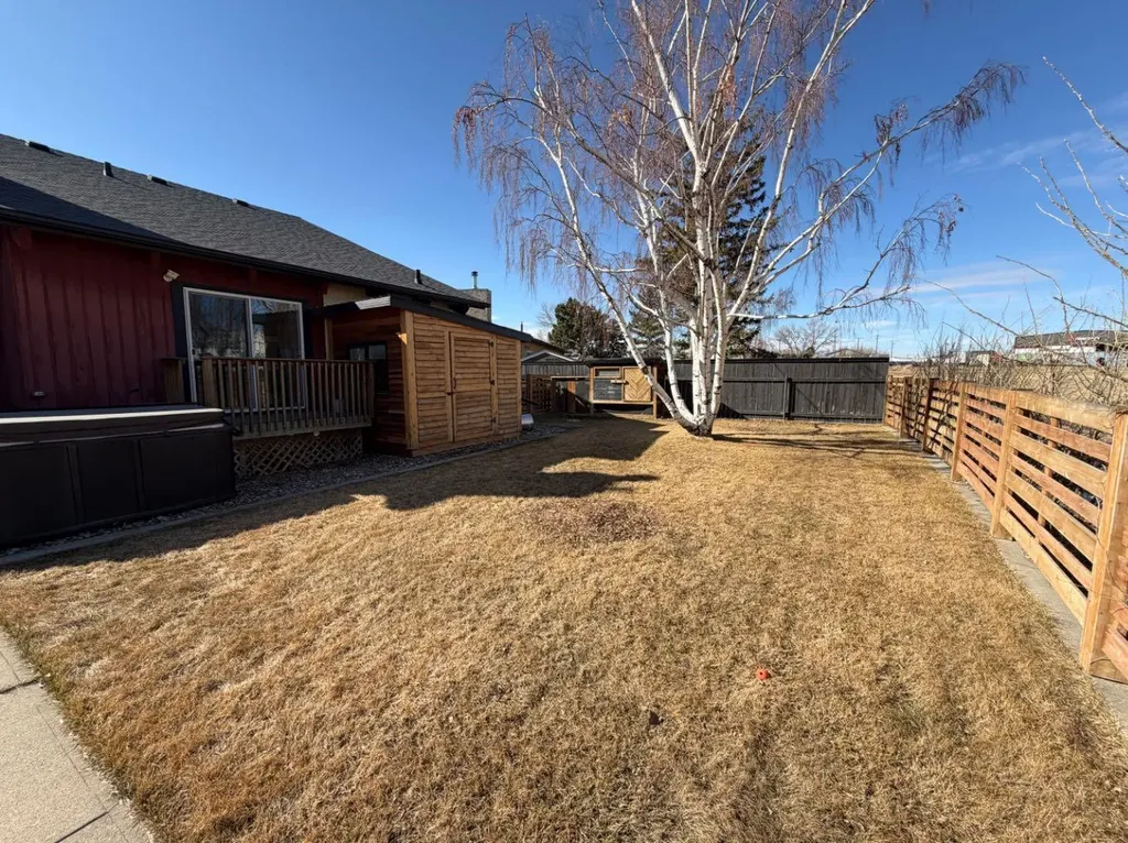 101 3 Street S Picture Butte AB T0K 1V0