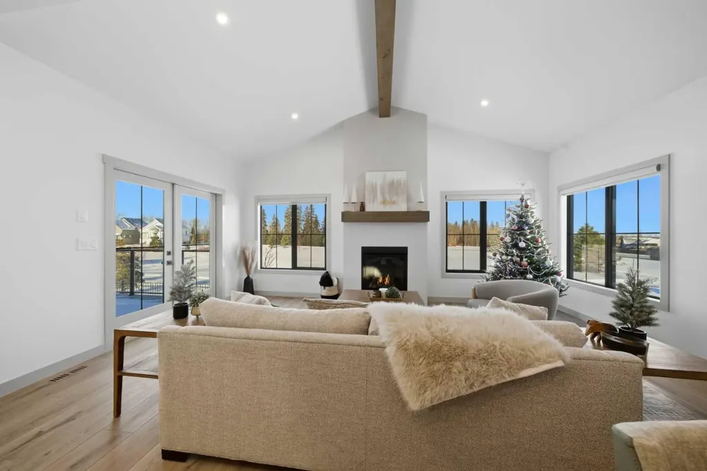 22 Sunberry Place Sylvan Lake AB T4S 0S7