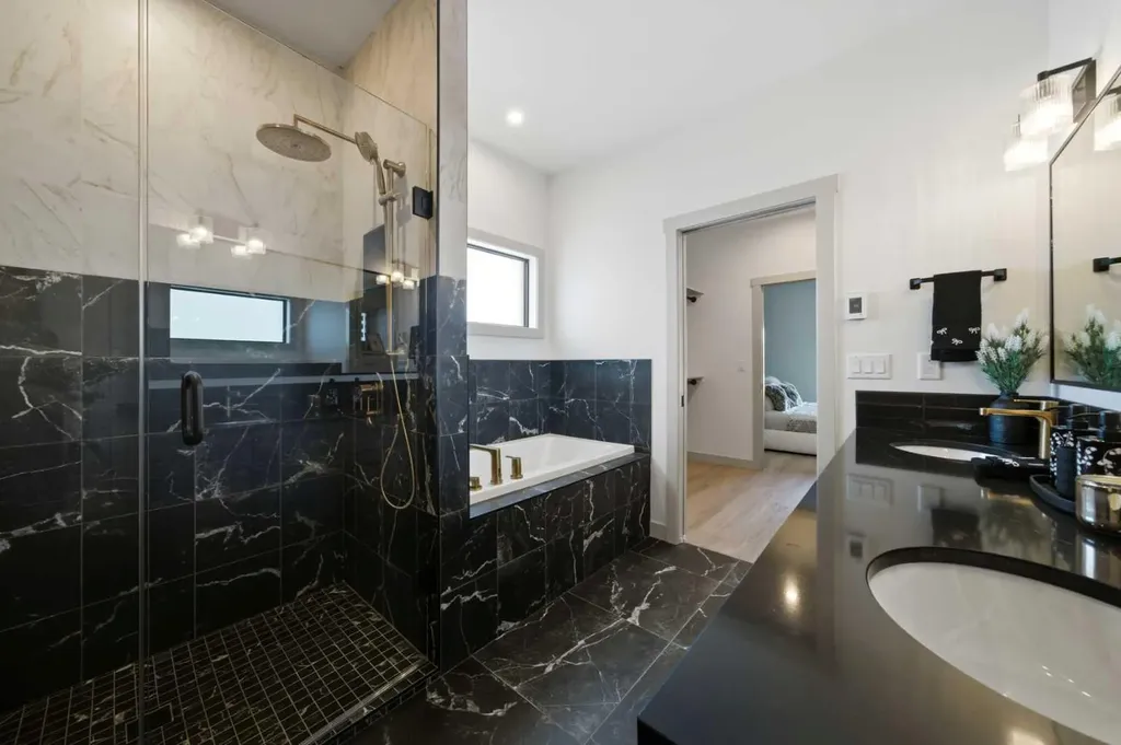 22 Sunberry Place Sylvan Lake AB T4S 0S7