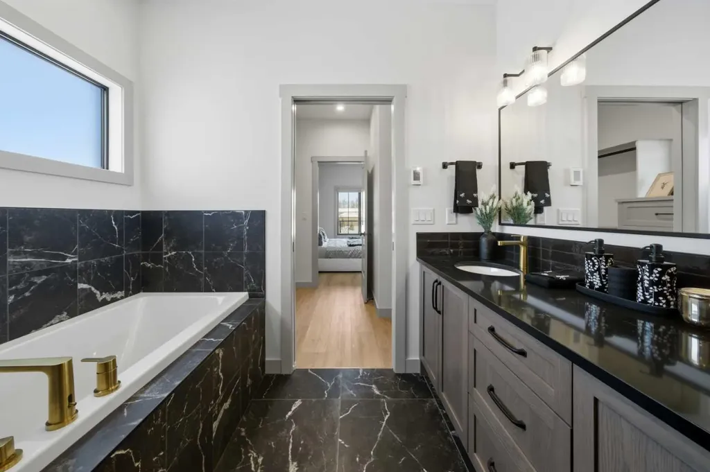 22 Sunberry Place Sylvan Lake AB T4S 0S7