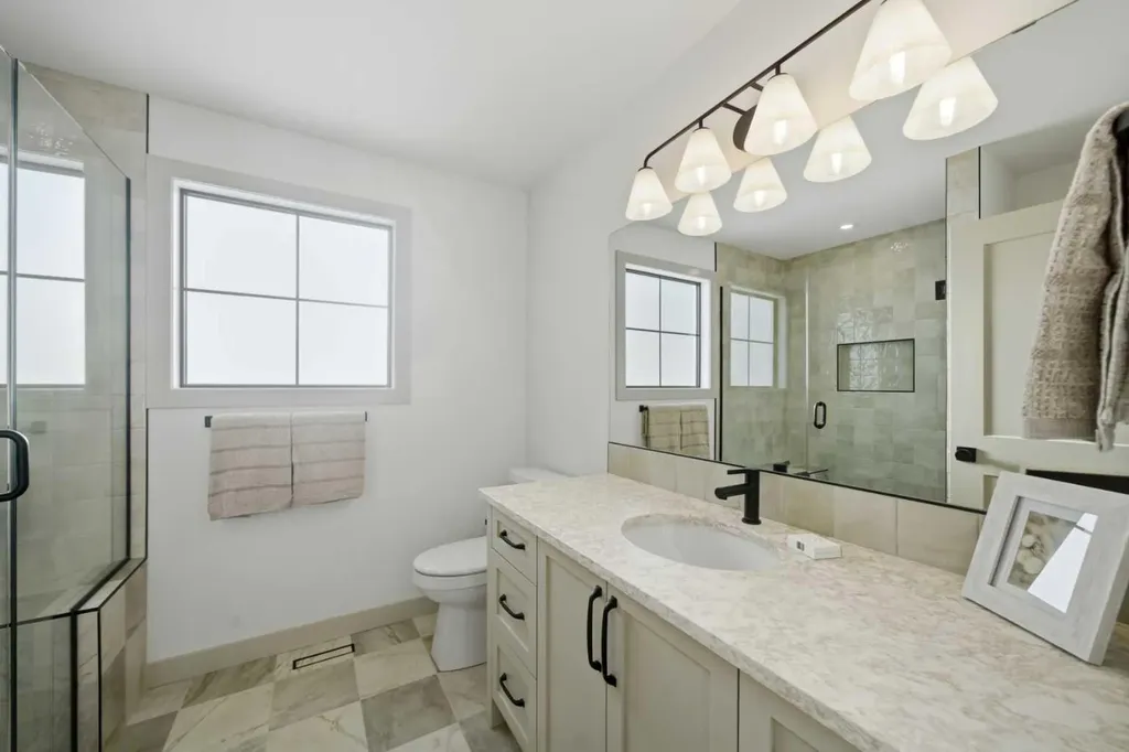 22 Sunberry Place Sylvan Lake AB T4S 0S7