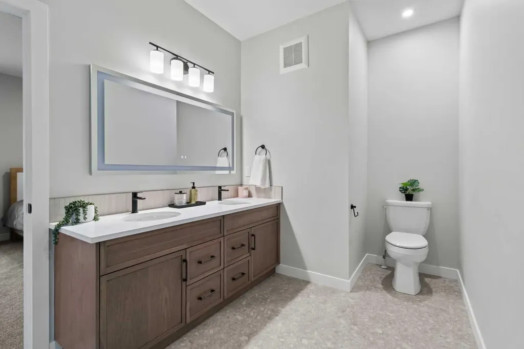 4922 Beardsley Avenue Lacombe AB T4L 0G4