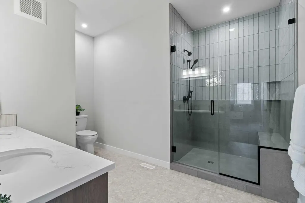 4922 Beardsley Avenue Lacombe AB T4L 0G4