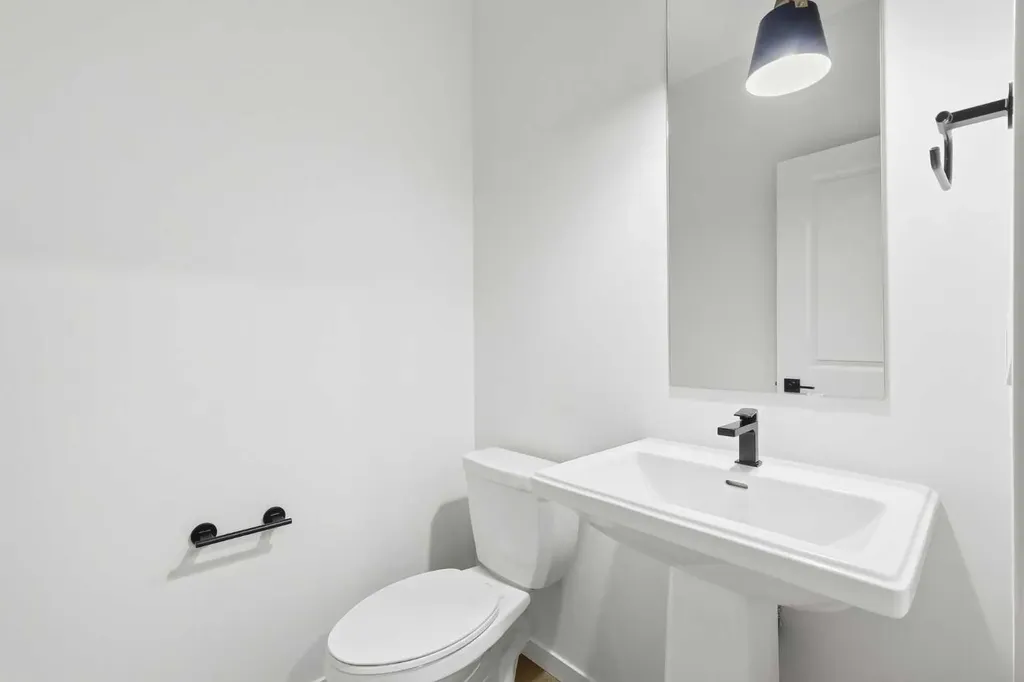 48 Herron Way NE Calgary AB T3P 2R7