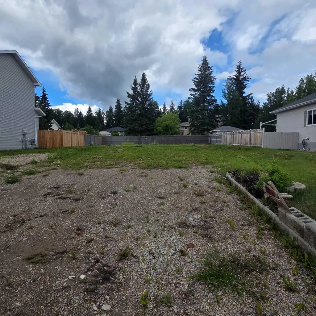 6118 11 Avenue Edson AB T7E 1Y8
